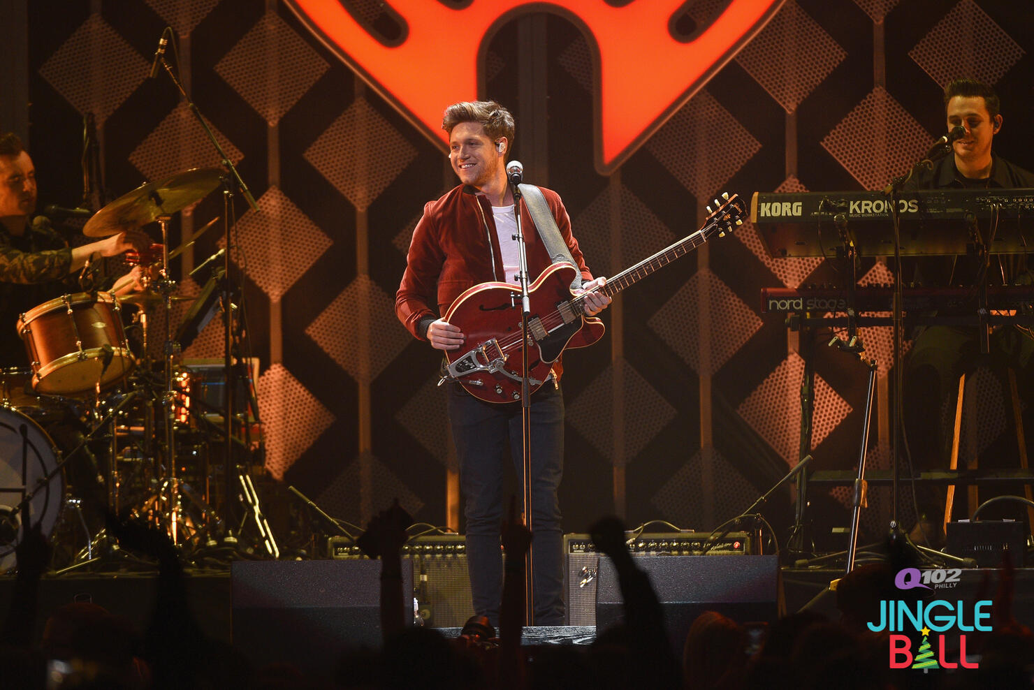 Niall Horan live at Q102 Jingle Ball 2017.