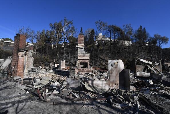 Skirball Fire Burns 475 Acres, Destroyed 4 Homes, Damages 12 Others - Thumbnail Image