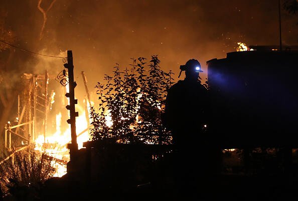 Thomas Fire Burns 132,000 Acres, Over 400 Homes Destroyed - Thumbnail Image