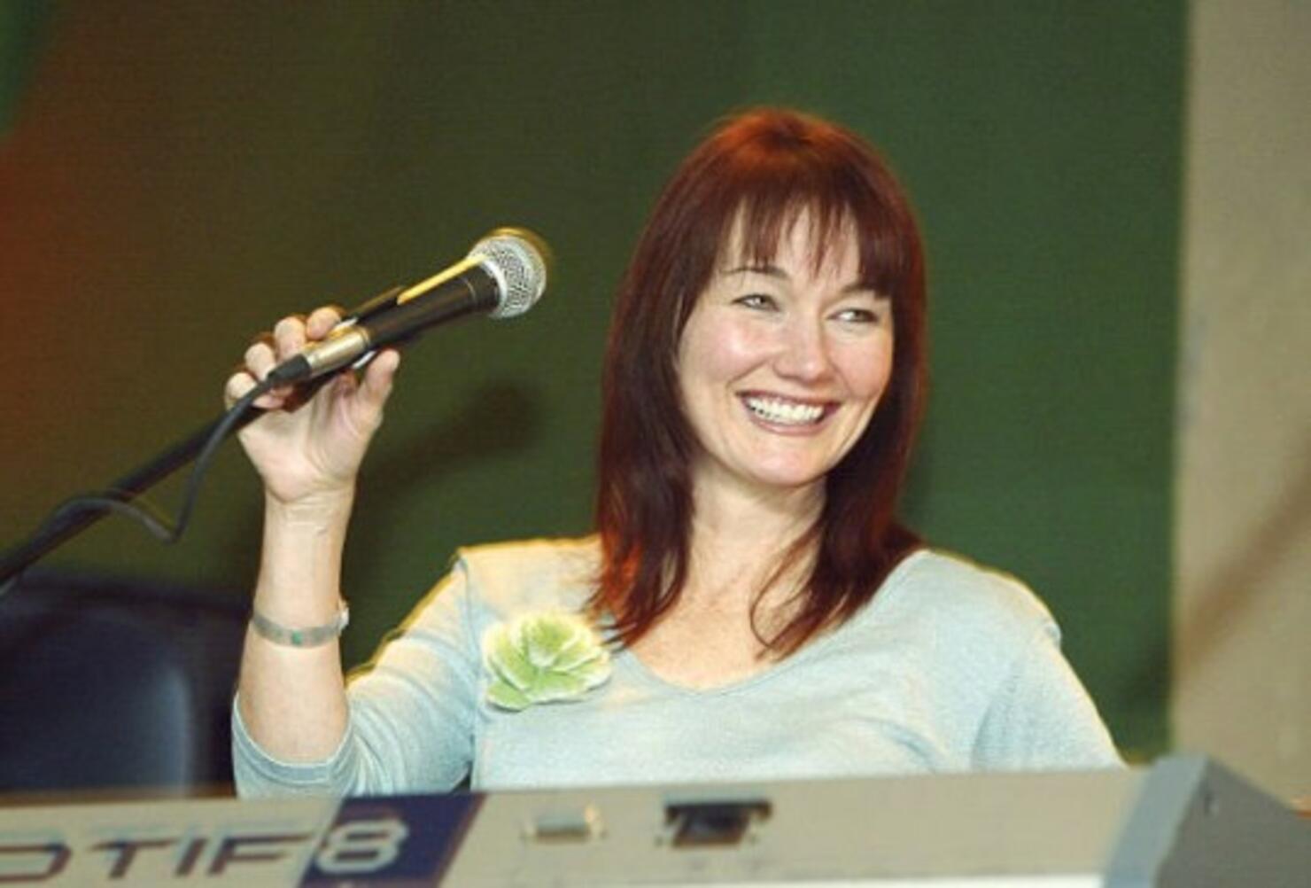 Lari White