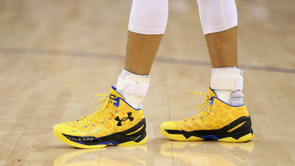 5 Of The Smallest Feet In The NBA | Sports Radio 93.3 KJR