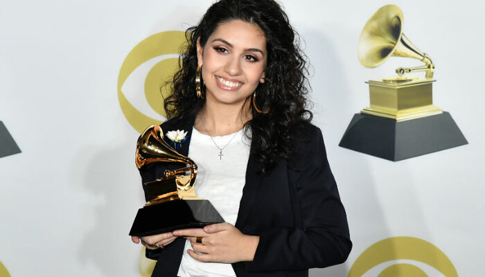 Grammy Prez Tells Women To 'Step Up' As Men Win All But One Televised Award on Channel 933