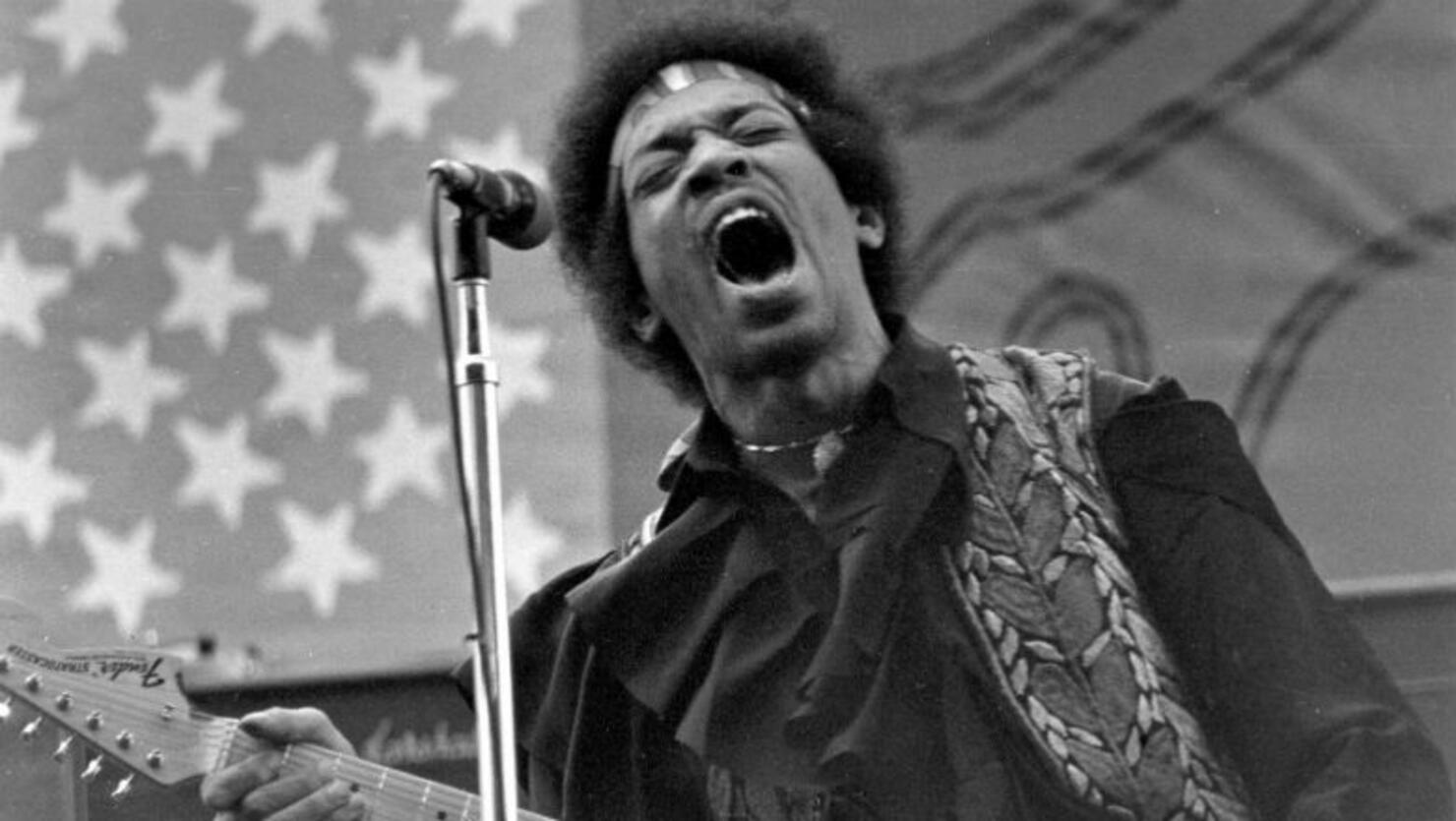 How Jimi Hendrix Changed Music History With One Gig