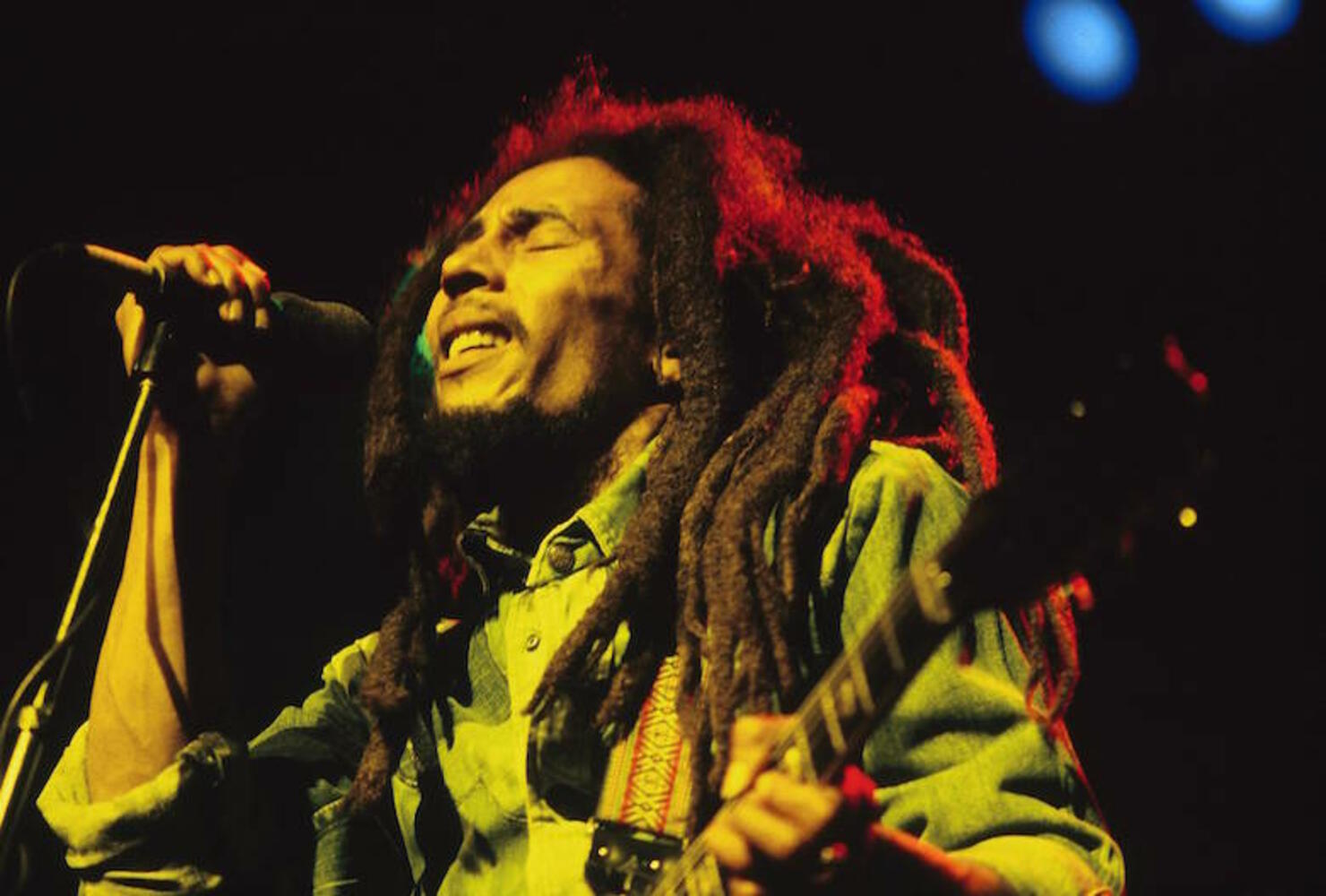 Bob Marley - Could You Be Loved (Lyrics) 