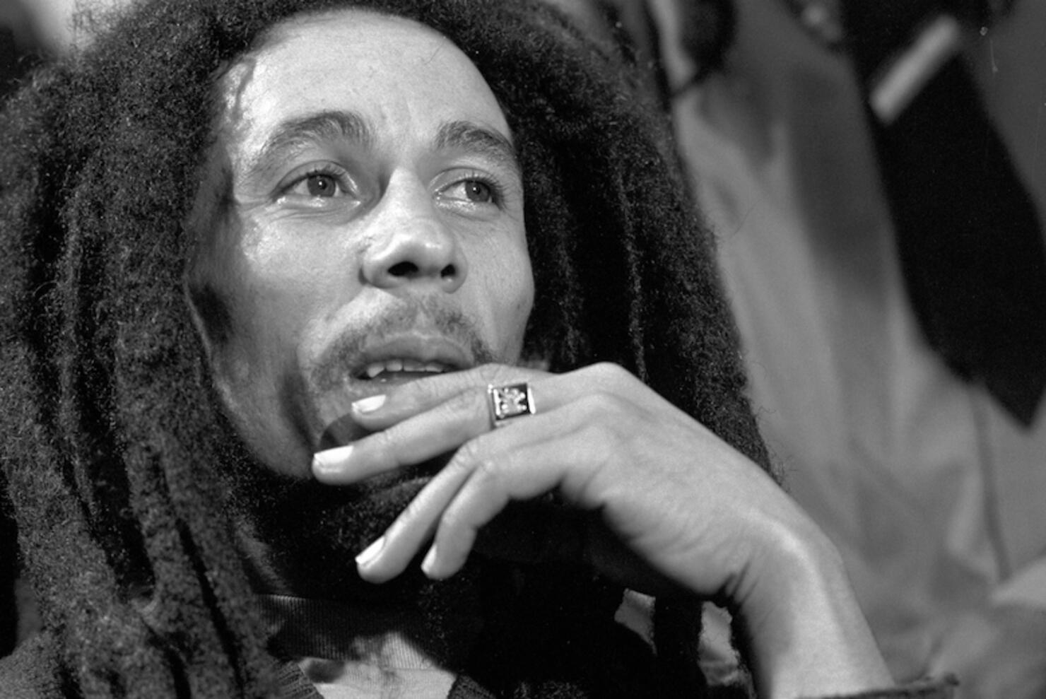 19 Inspirational Bob Marley Quotes Lyrics To Live By Iheart