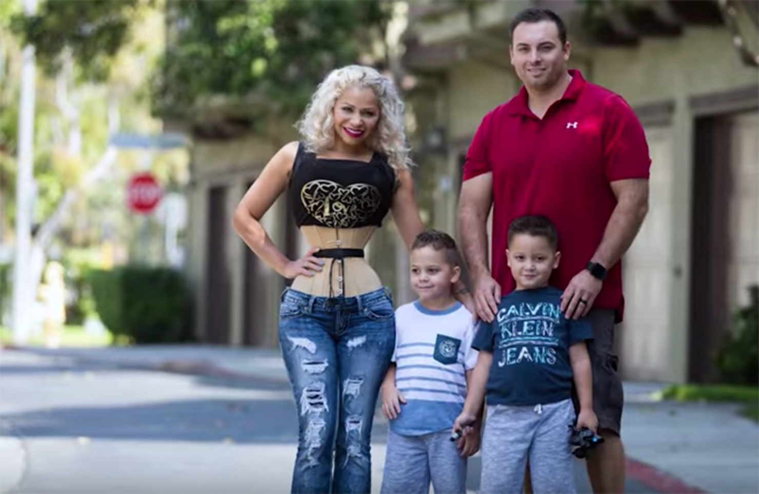 California mother wears a corset for 23 hours a day