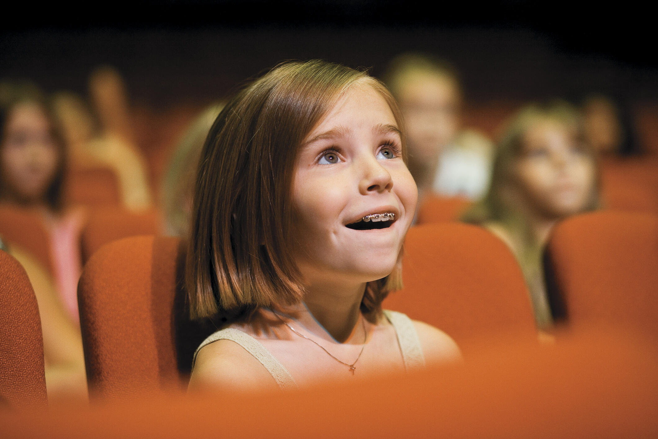 Дети зрители в театре