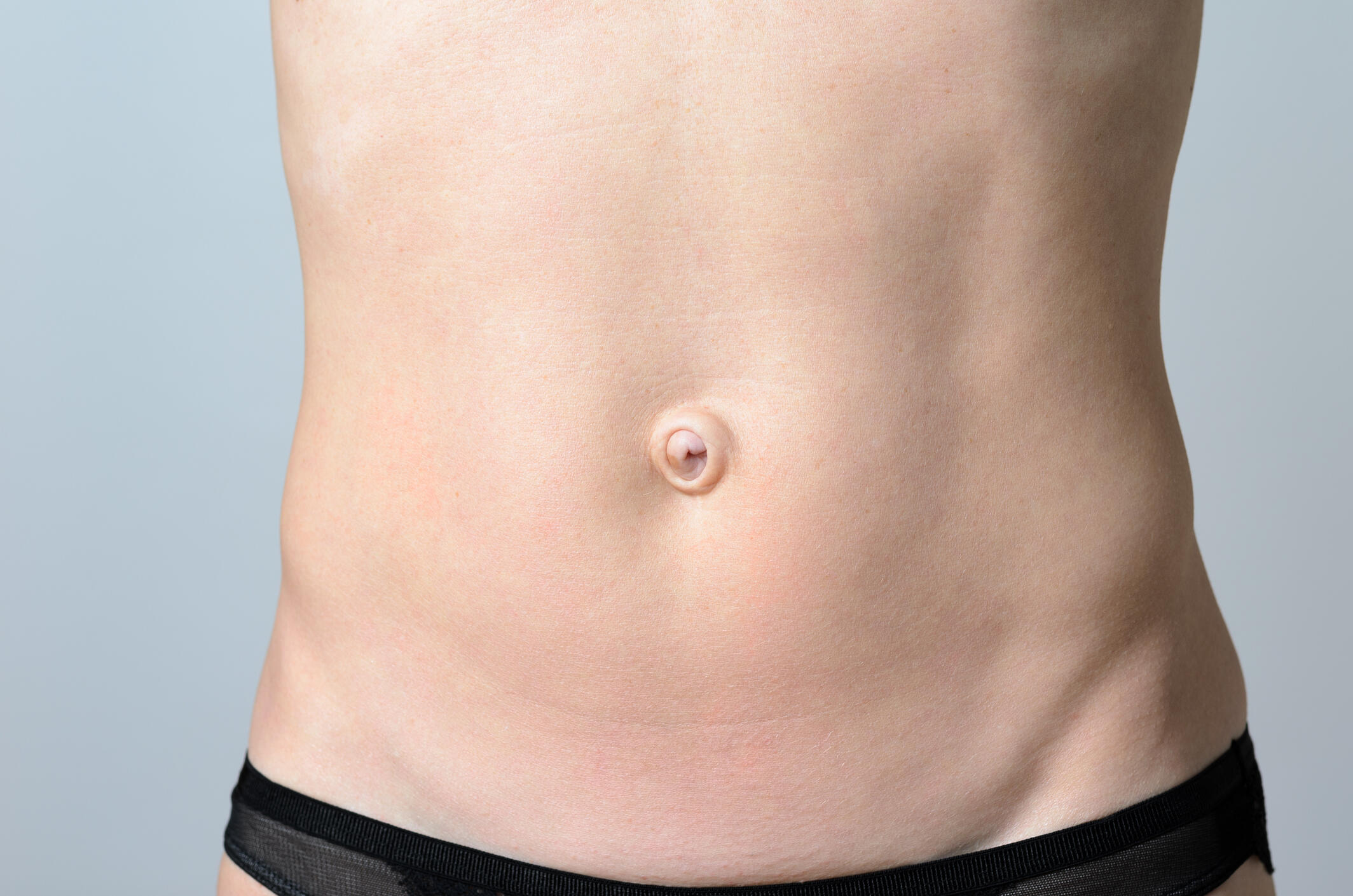 What 24 Yr Olds Care About Belly Button Plastic Surgeries Are Trending