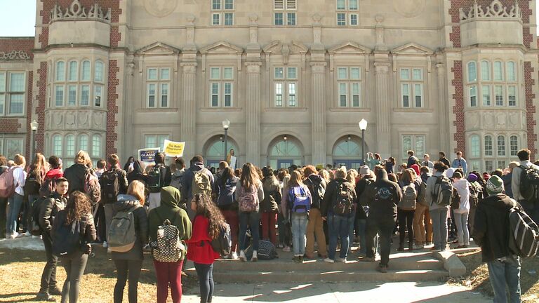 Roosevelt students walk out demanding gun control WHO TV