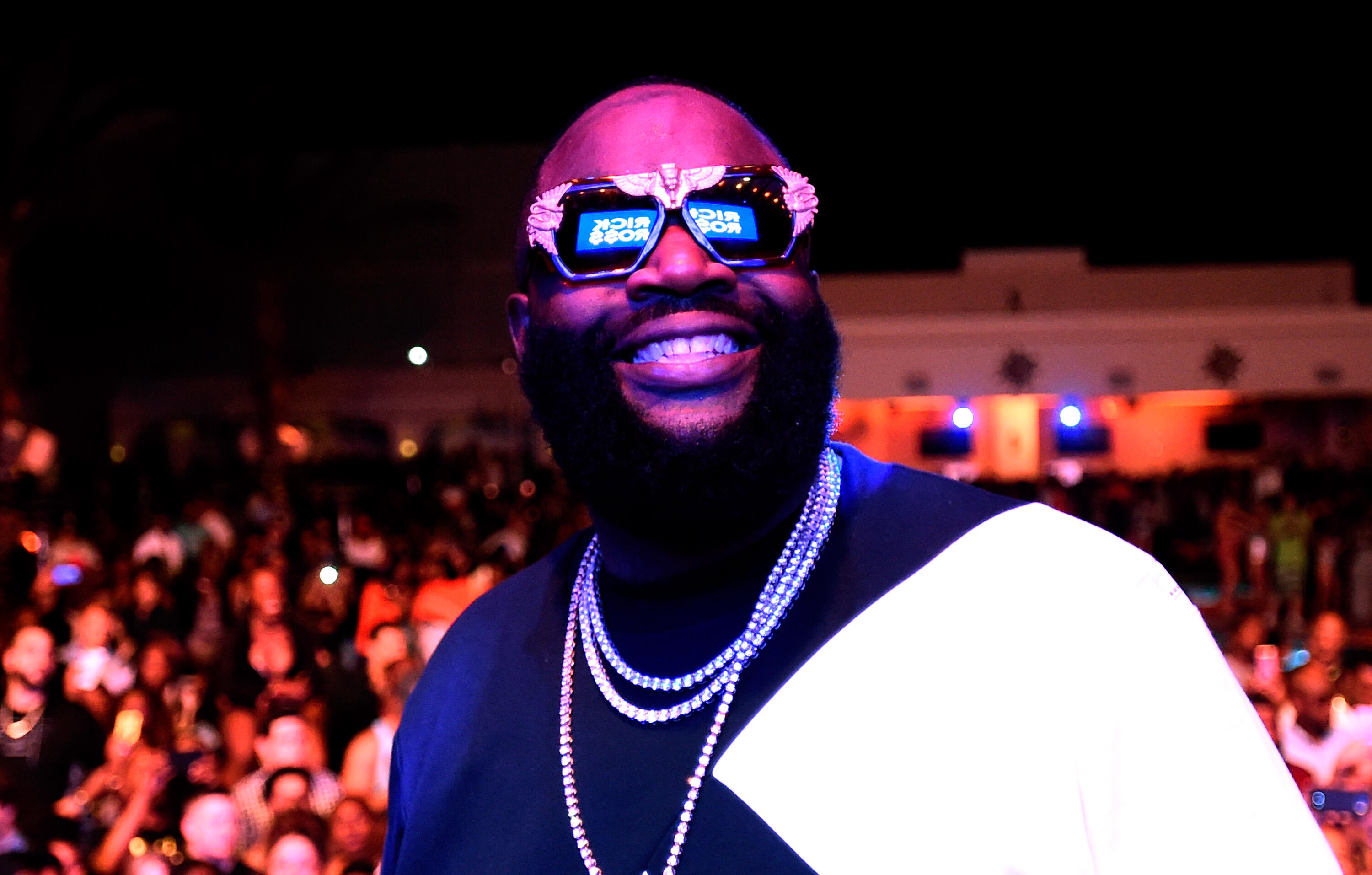 Черные развлечения. Rick Ross. Rick Ross без очков. Rick Ross Flaer. Рик Росс на мероприятии.