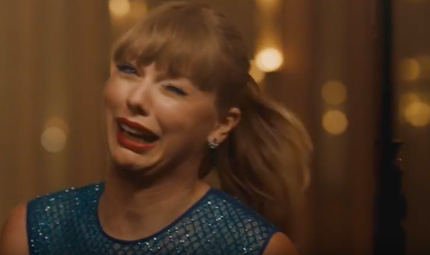 The Funniest Faces From Taylor Swifts ‘delicate Music Video Iheartradio 