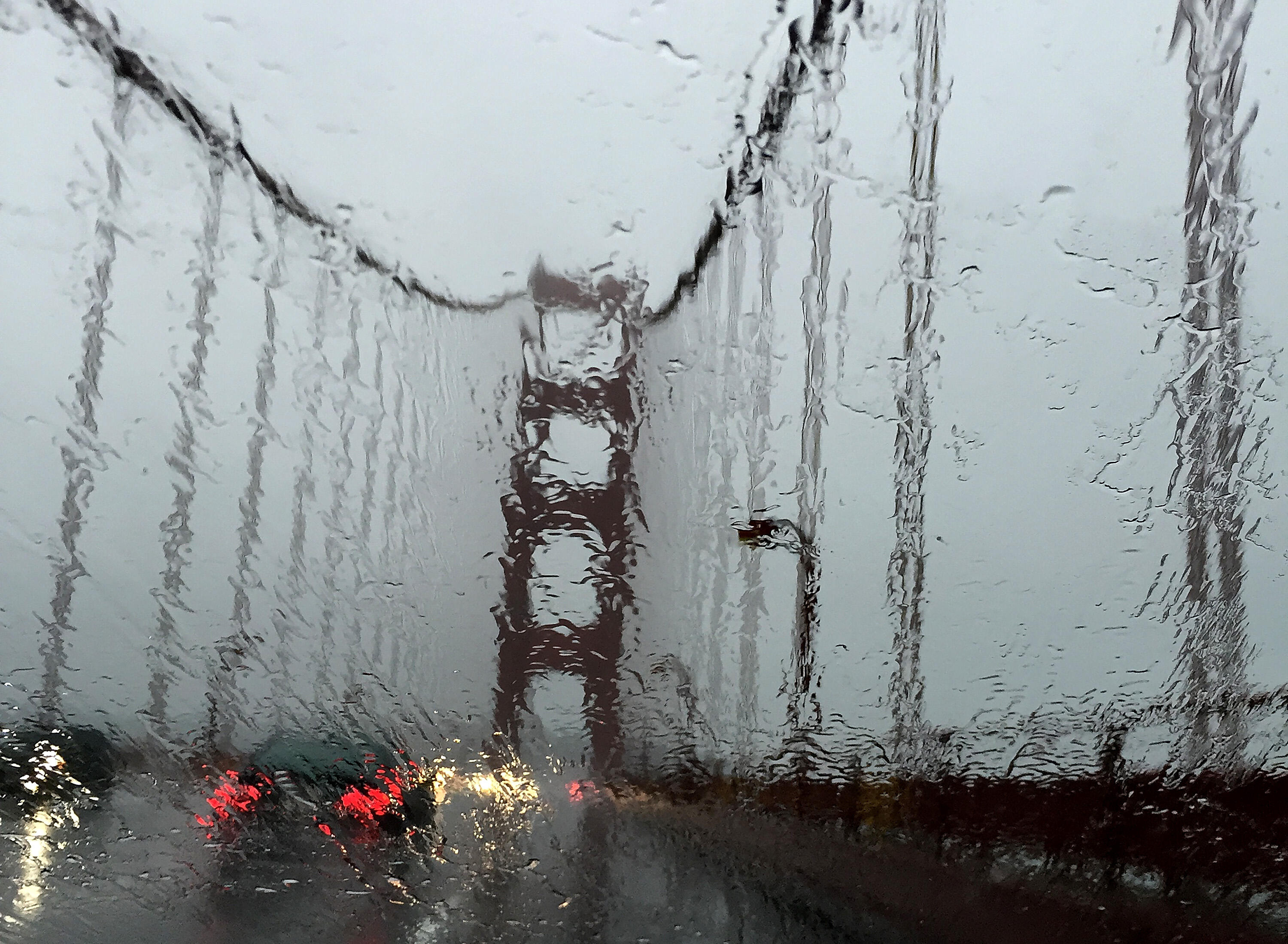 Дождь ис. Дождь в Калифорнии. Мост дождь. Колодец дождь. Сан Франциско дождь.
