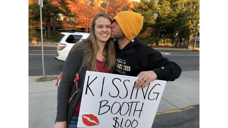 LB Kissing Booth 1