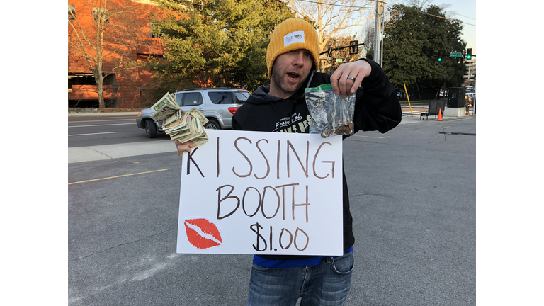 LB Kissing Booth 7
