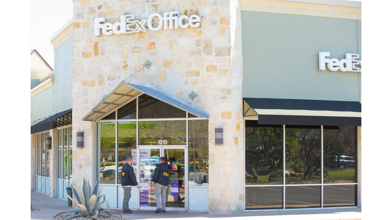 FedEx store