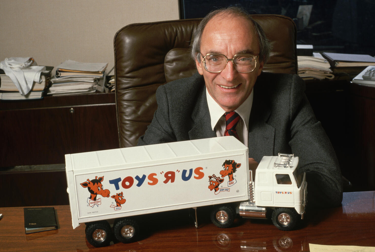 Toys R Us Founder Charles Lazarus