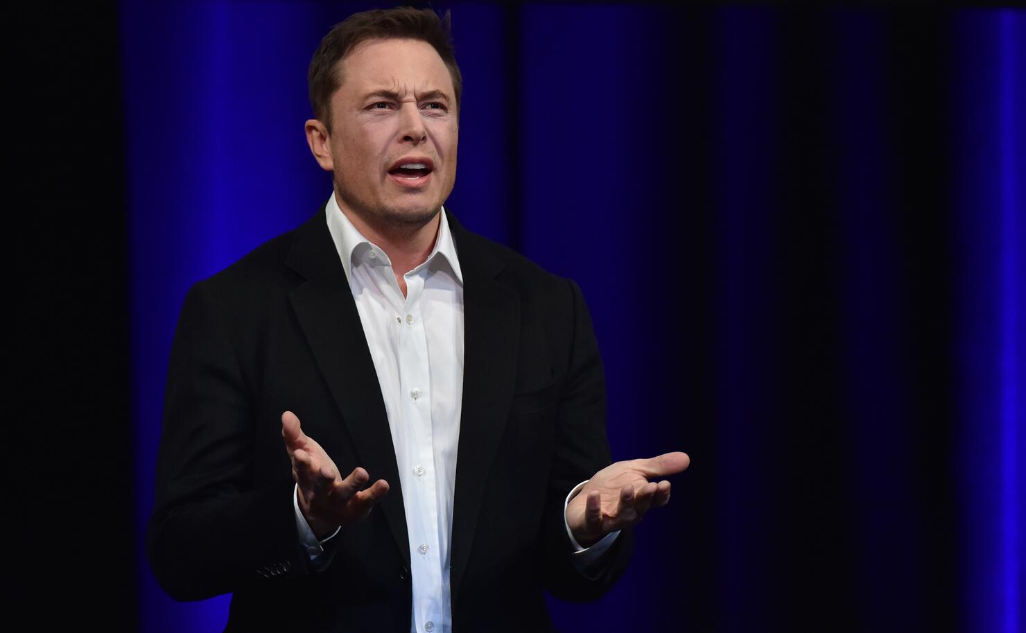 Elon Musk deletes Tesla and SpaceX Facebook pages