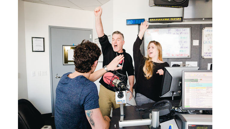 Shawn Mendes with Valentine In The Morning - 3/26