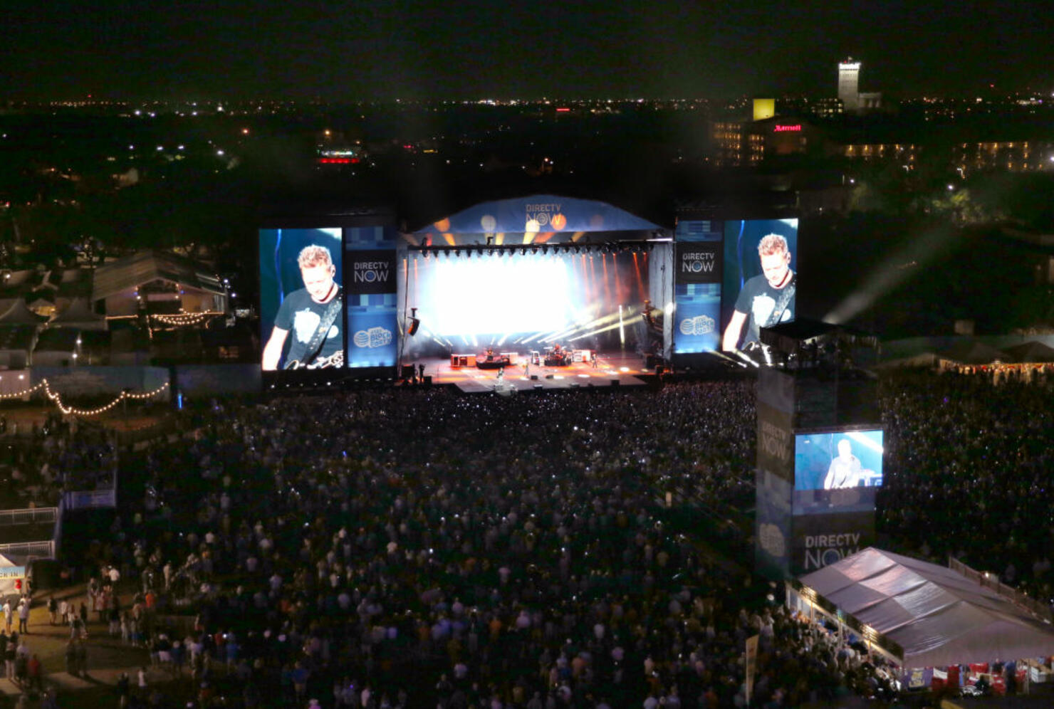  Jason Aldean performs onstage during the AT&T Block Party