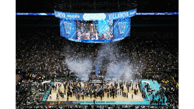 The Villanova Wildcats celebrate after defeating the Michigan Wolverines