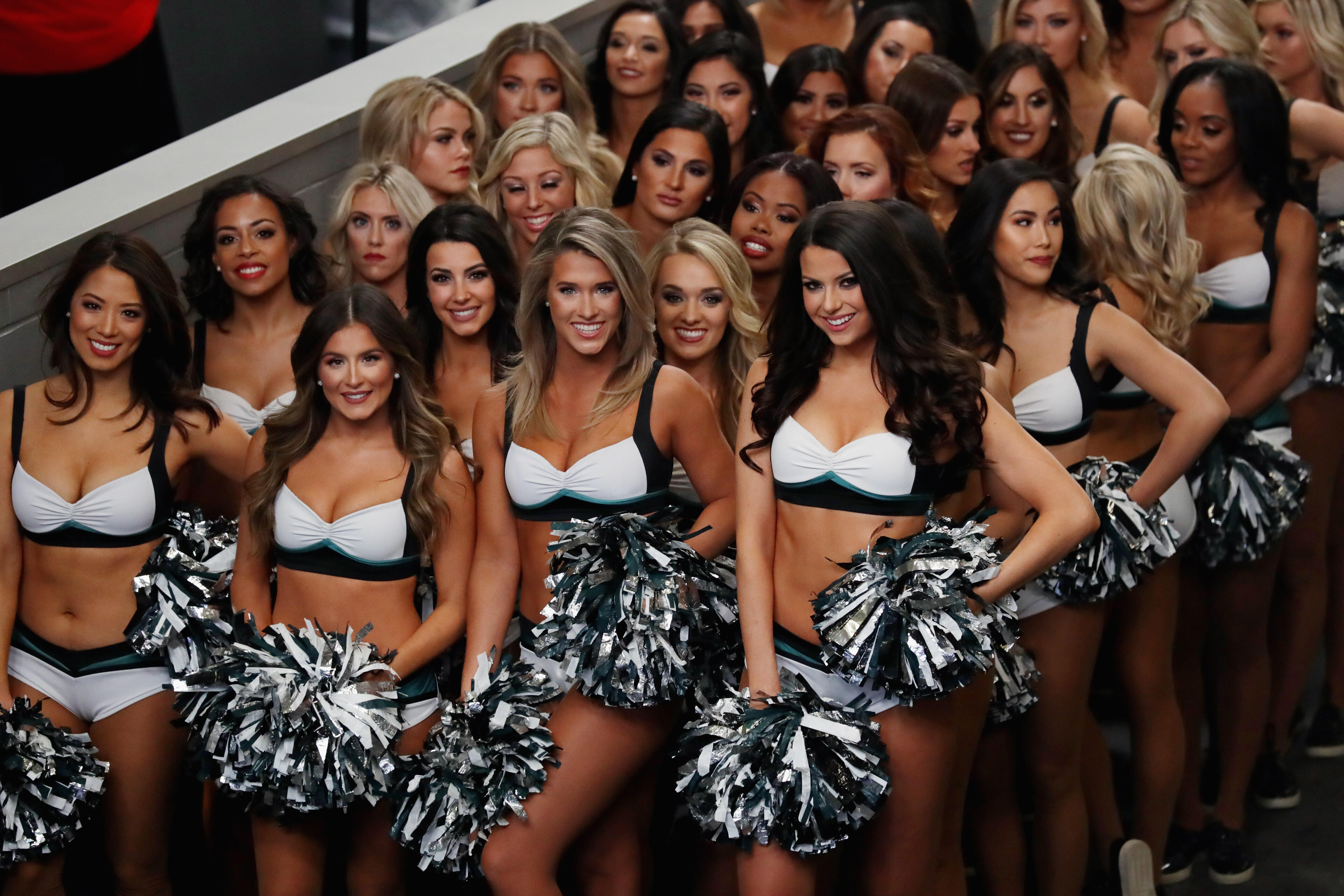 No Sweatpants in Public: Inside the Rule Books for N.F.L. Cheerleaders -  The New York Times