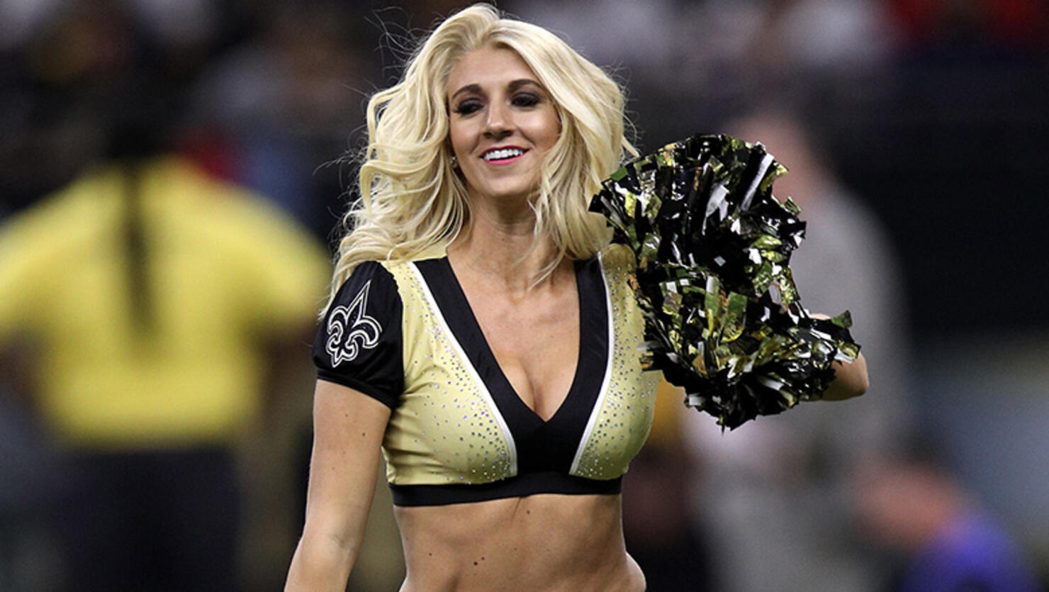 Bailey Davis, ex-New Orleans Saints cheerleader, says NFL team's policies  discriminate - CBS News