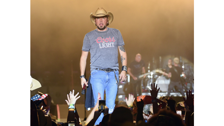 Jason Aldean Rocks Day 2 Of Country Thunder!