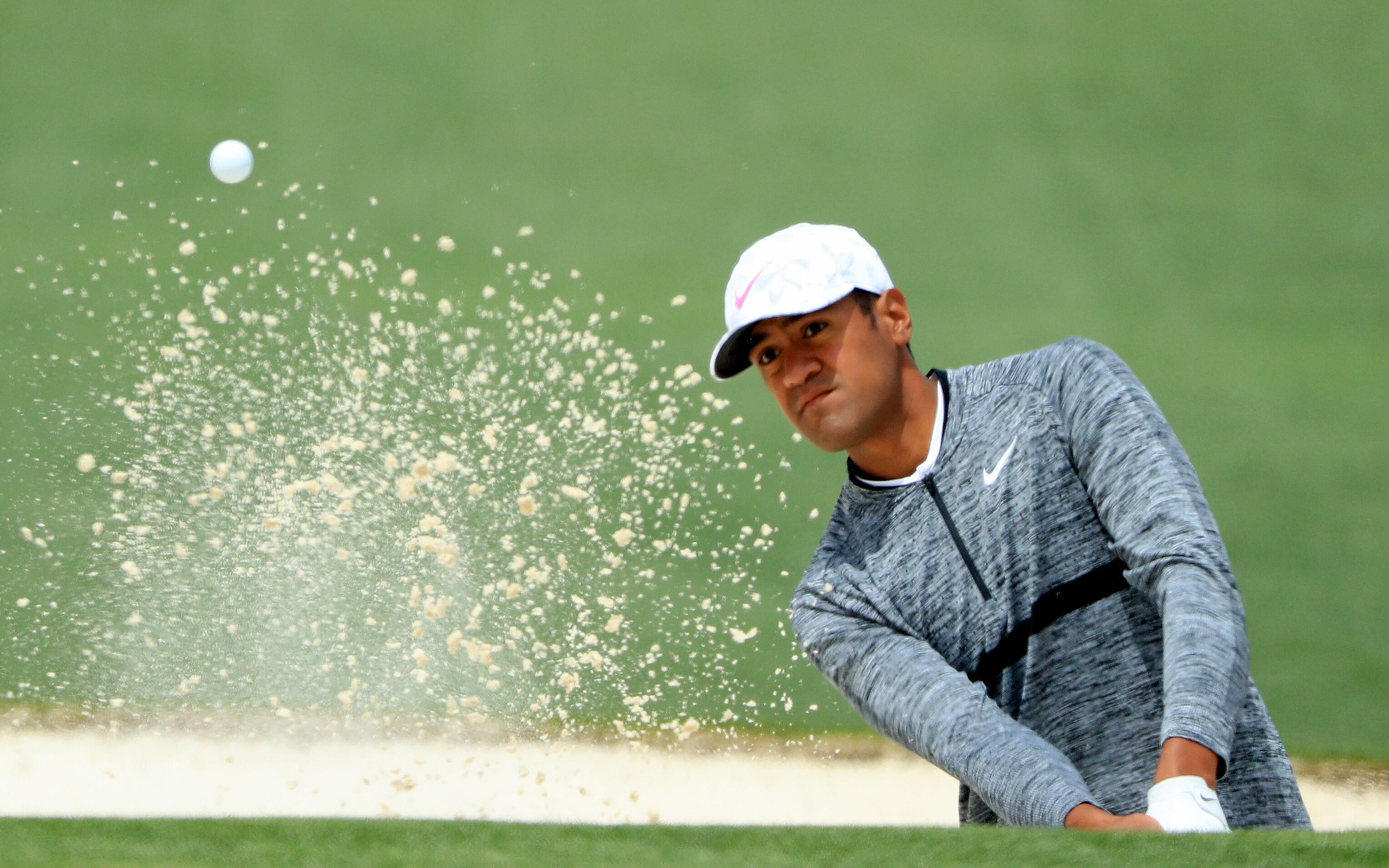 Pro Golfer Tony Finau Posts Gruesome Photo After Dislocating Ankle - Thumbnail Image