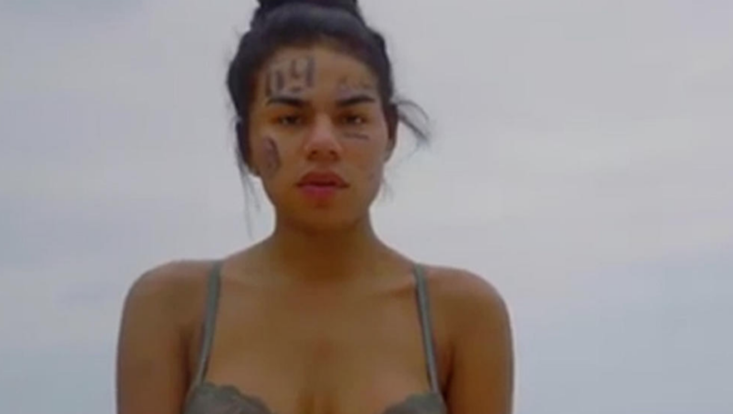 6ix9ine woman