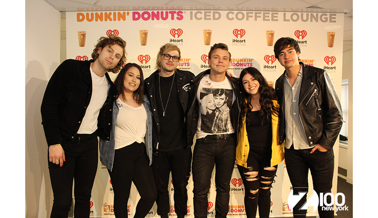 5SOS Meet Fans in our #DDICL