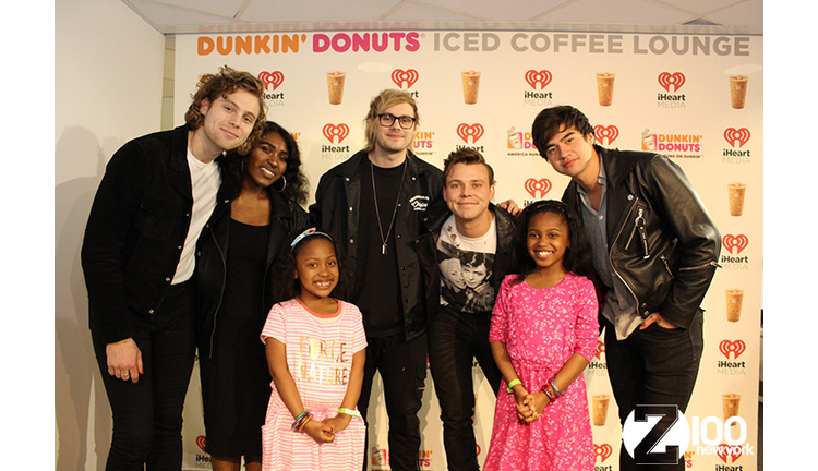 5SOS Meet Fans in our #DDICL