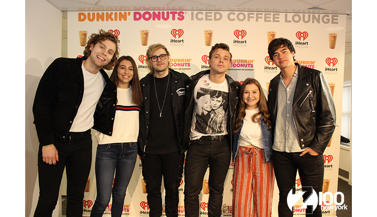 5SOS Meet Fans in our #DDICL