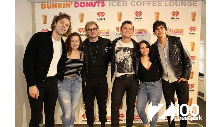 5SOS Meet Fans in our #DDICL