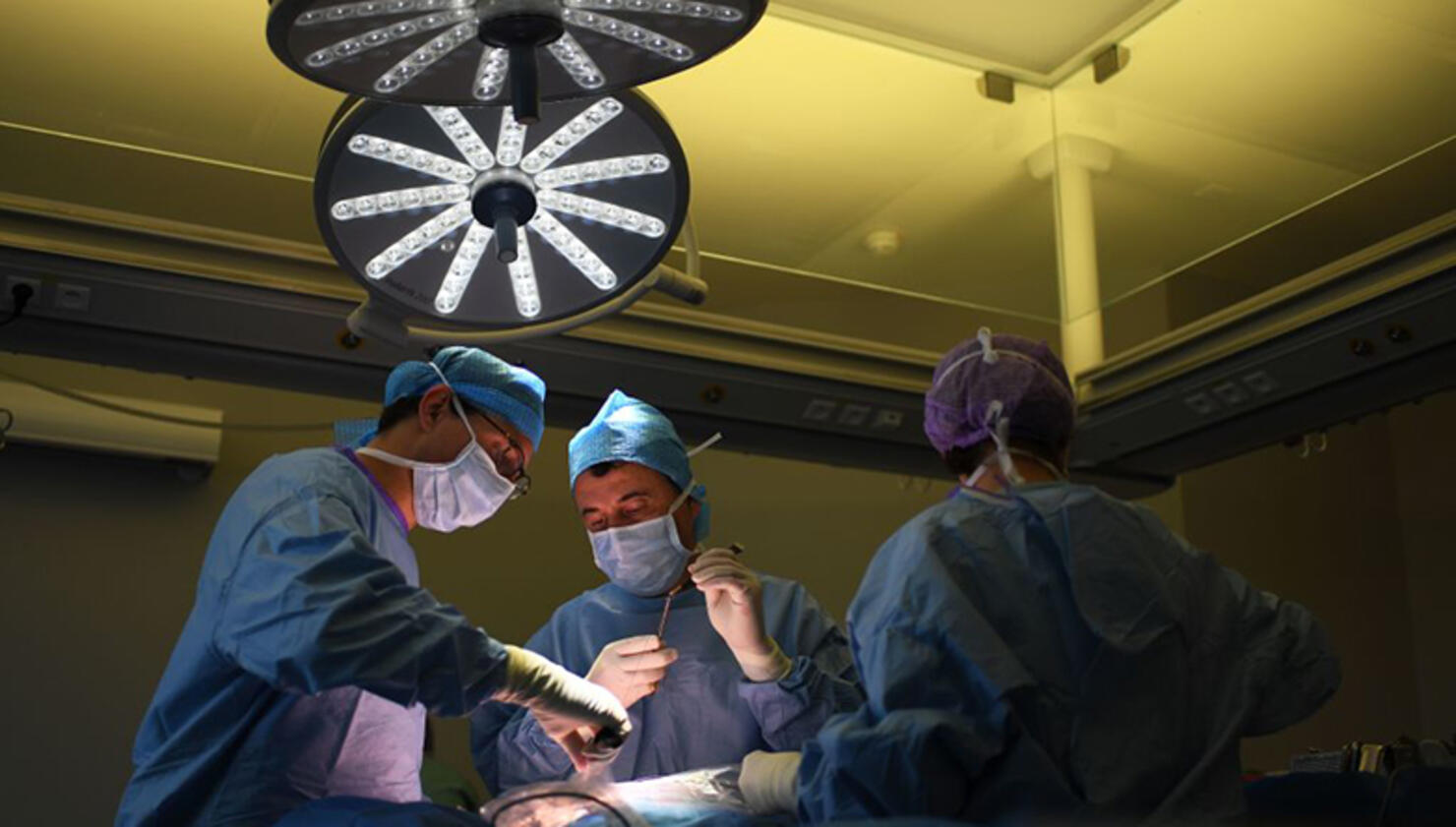 Surgeons Played Metal in Operating Room for Critical Patient