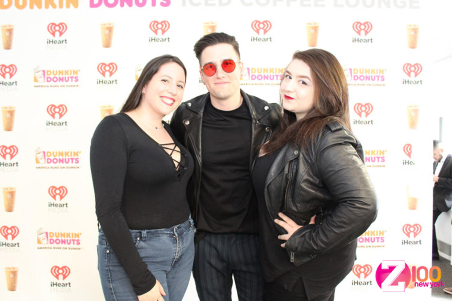 Logan Henderson Meets Fans in our #DDICL