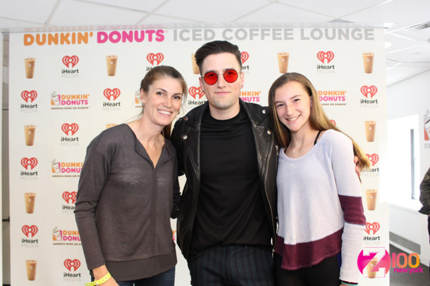 Logan Henderson Meets Fans in our #DDICL