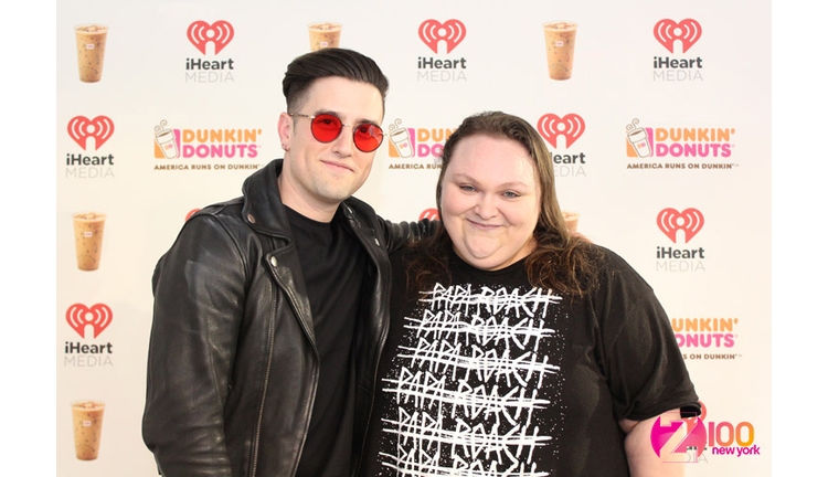 Logan Henderson Meets Fans in our #DDICL