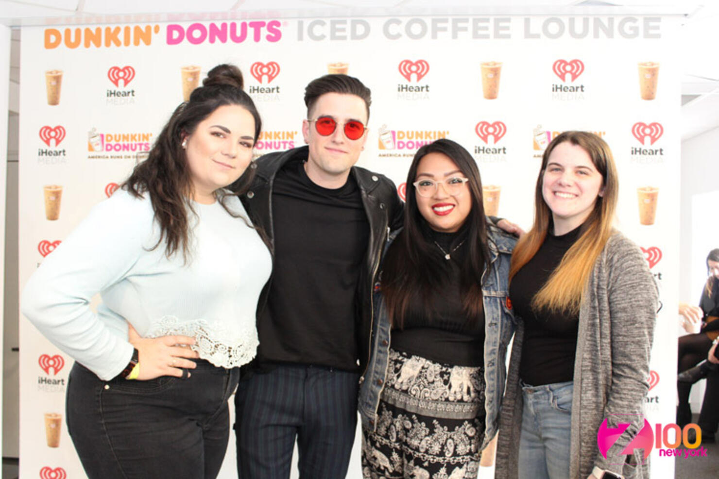 Logan Henderson Meets Fans in our #DDICL