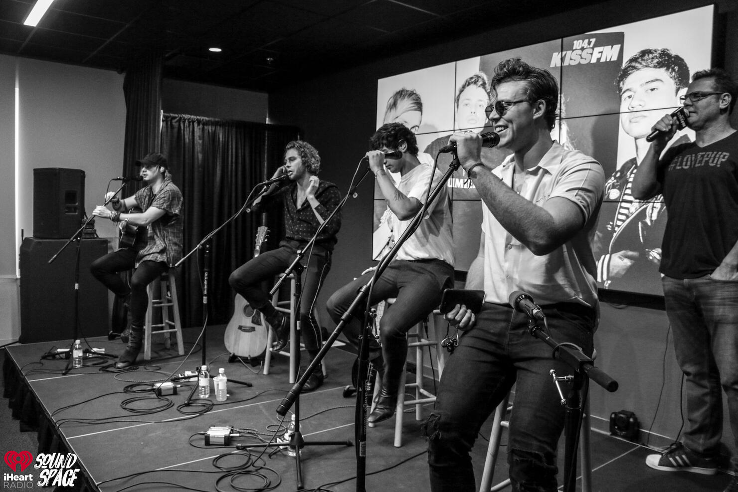 5 Seconds Of Summer Perform @ 104.7 KISS FM