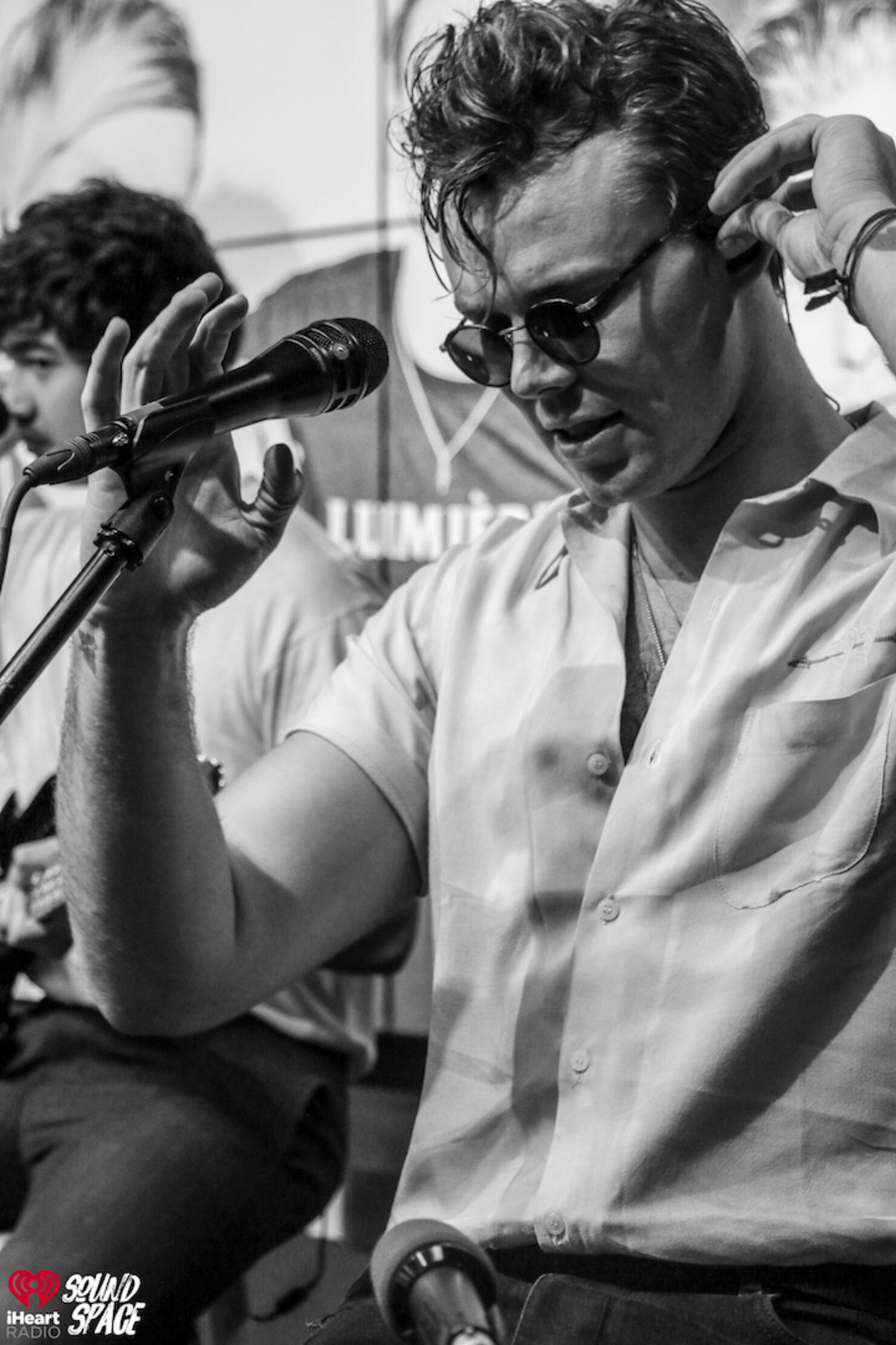 5 Seconds Of Summer Perform @ 104.7 KISS FM