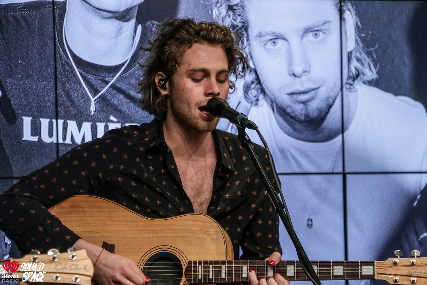 5 Seconds Of Summer Perform @ 104.7 KISS FM