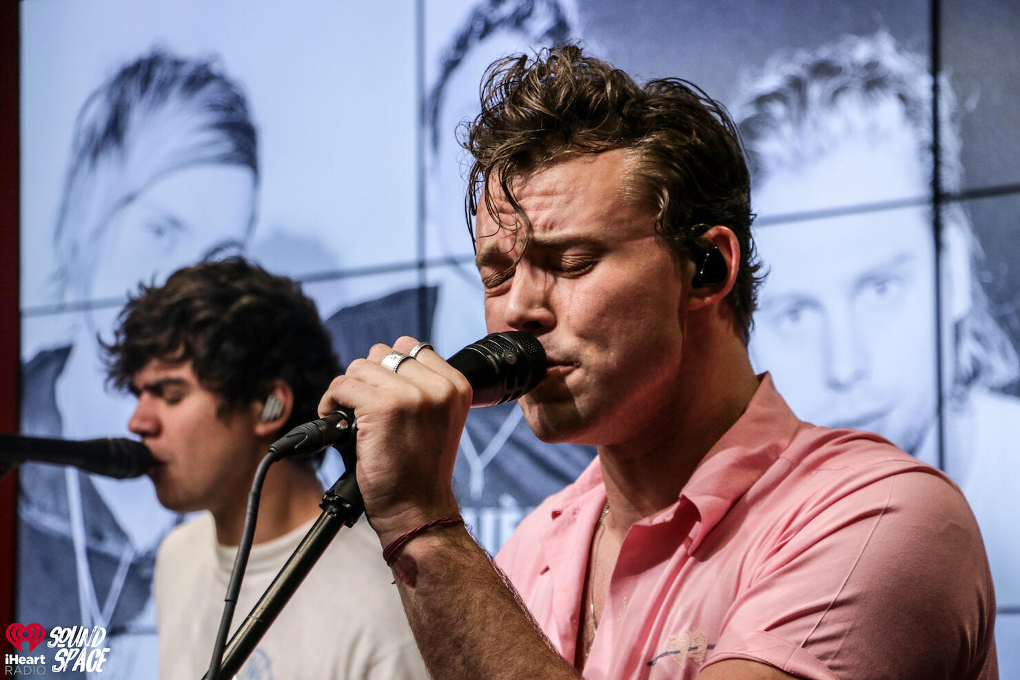 5 Seconds Of Summer Perform @ 104.7 KISS FM