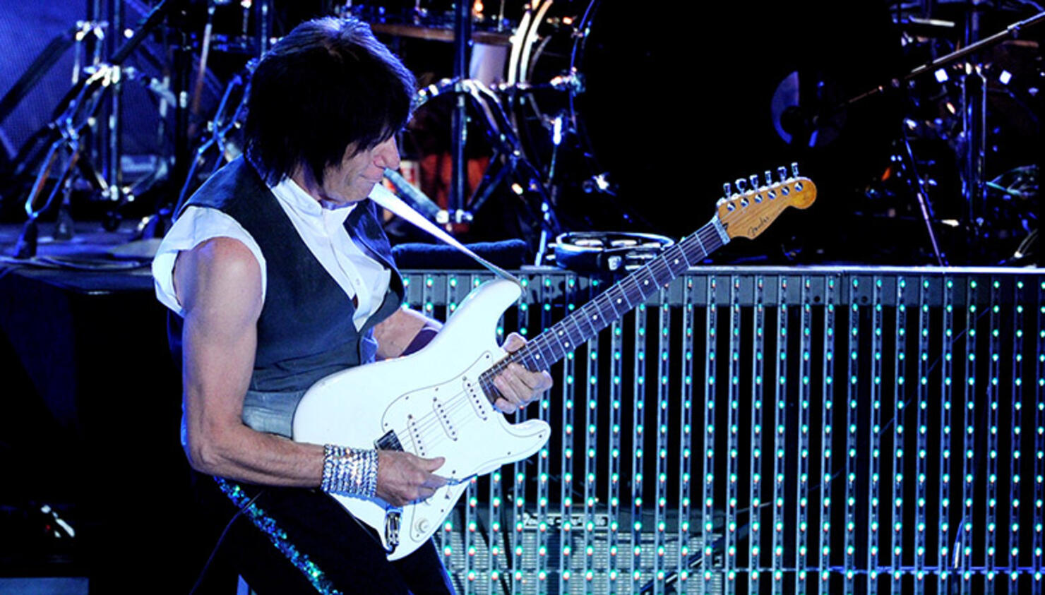 Jeff Beck Announces Summer Tour