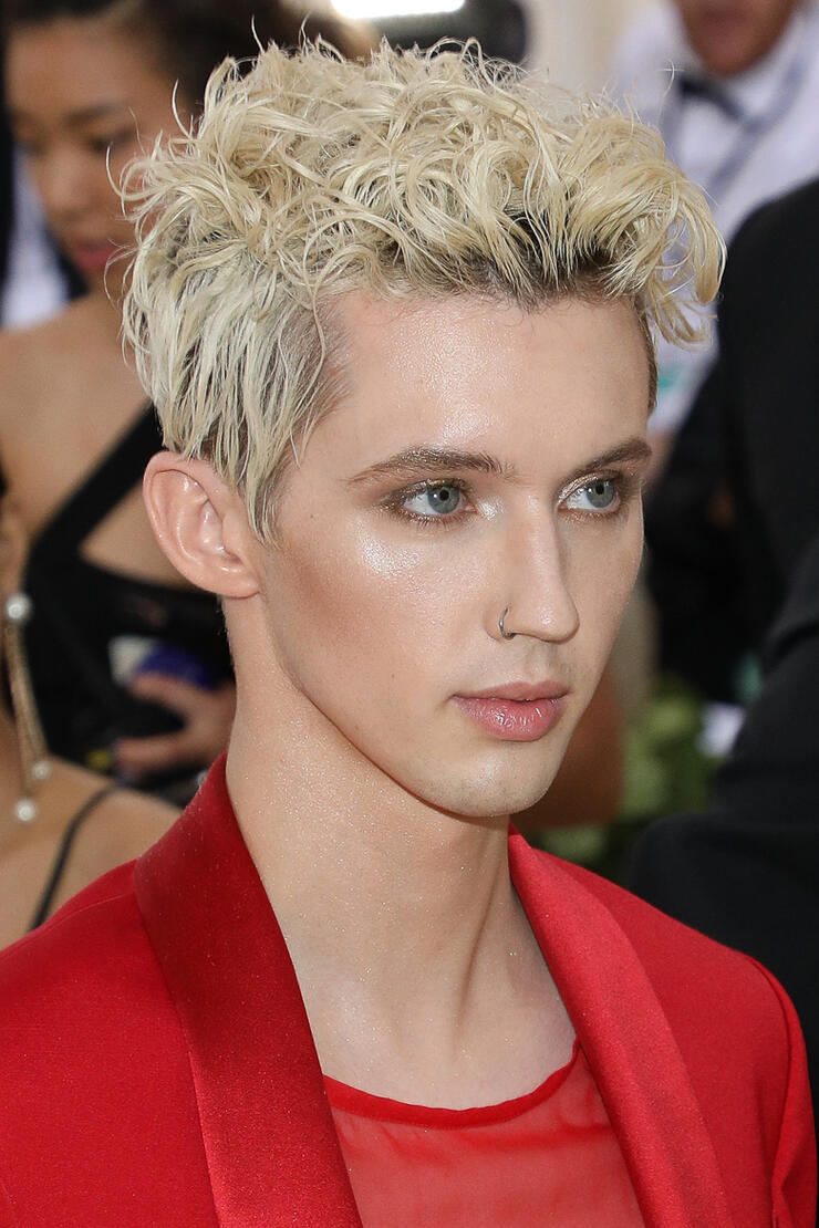 20 Male Artists Wearing Makeup iHeartRadio