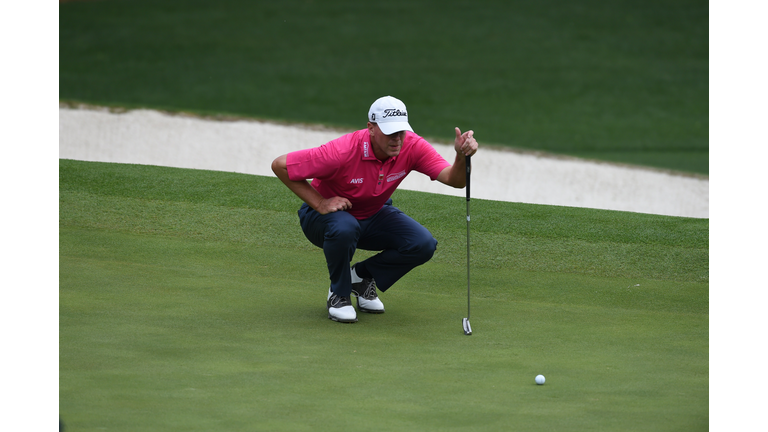 Steve Stricker of the US lines a putt on the 4th hole during Round 3 of the 79th Masters Golf Tournament at Augusta National Golf Club on April 11, 2015, in Augusta, Georgia. Photo:DON EMMERT/AFP/Getty Images