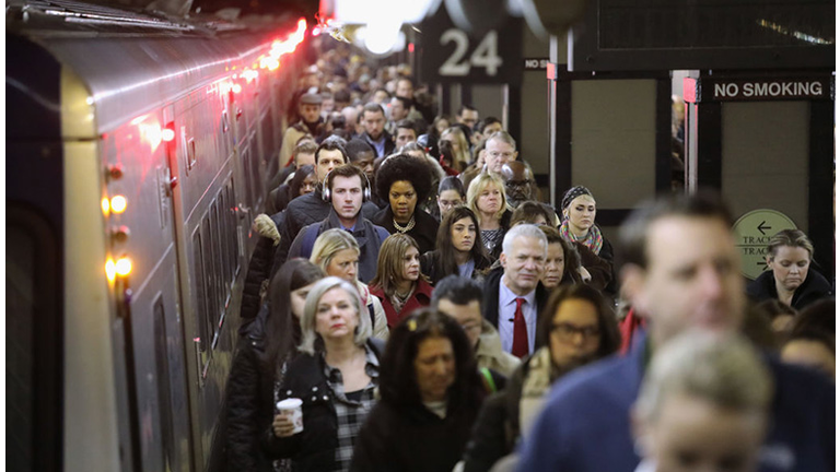 Grand Central Station Mobbed After Metro-North Suspension