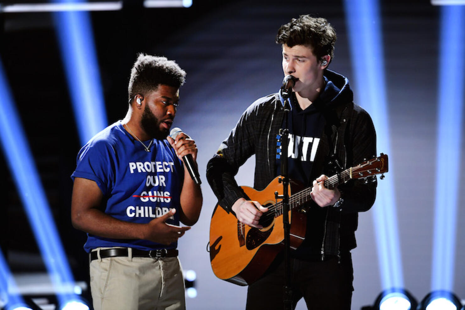 Shawn mendes wearing outlet youth hoodie