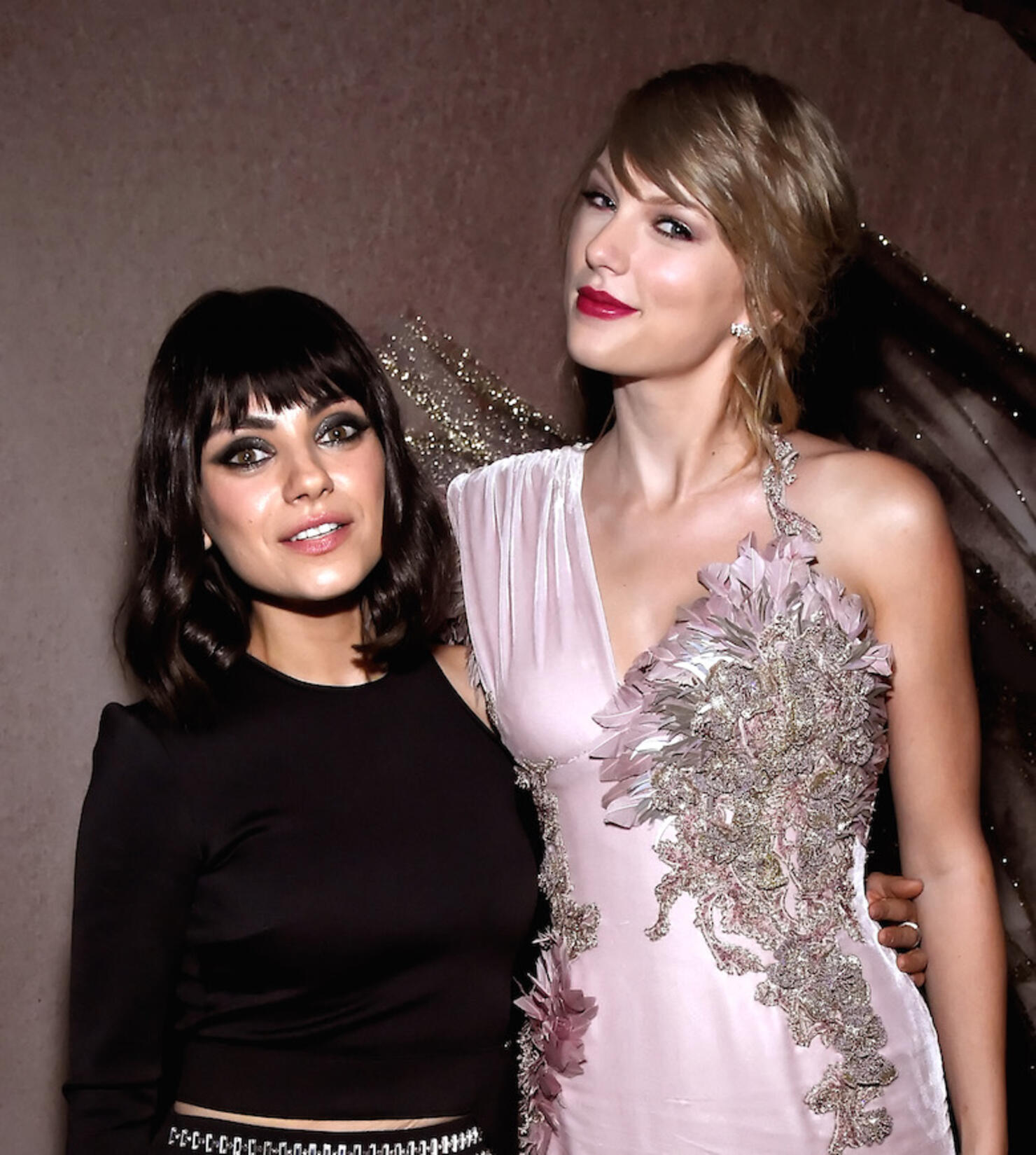 Taylor Swift, Mila Kunis