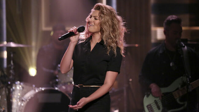 Tori Kelly Marries German Basketball Player Andre Murillo