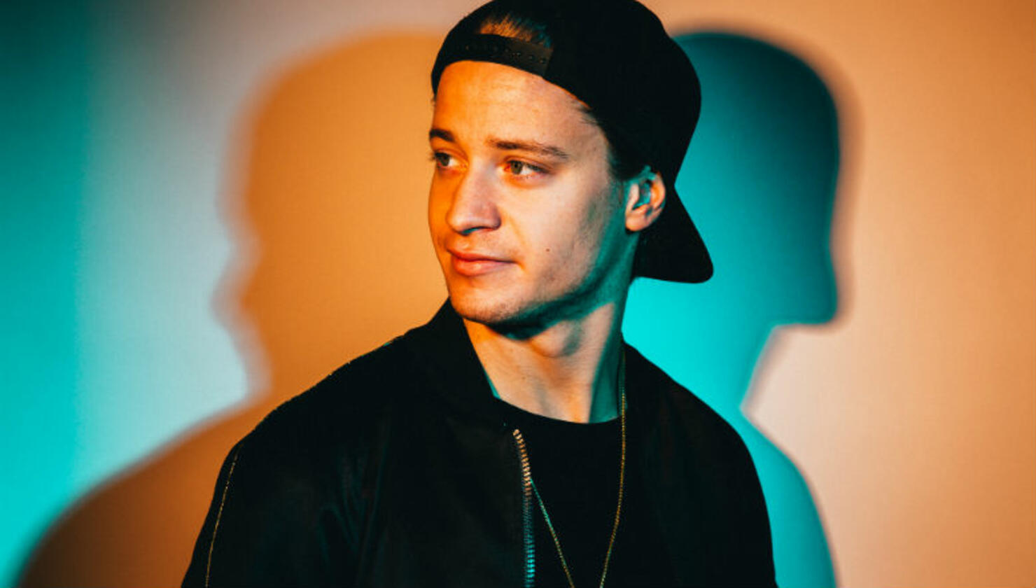 He talks. Есть ли Татуировки у Kygo.